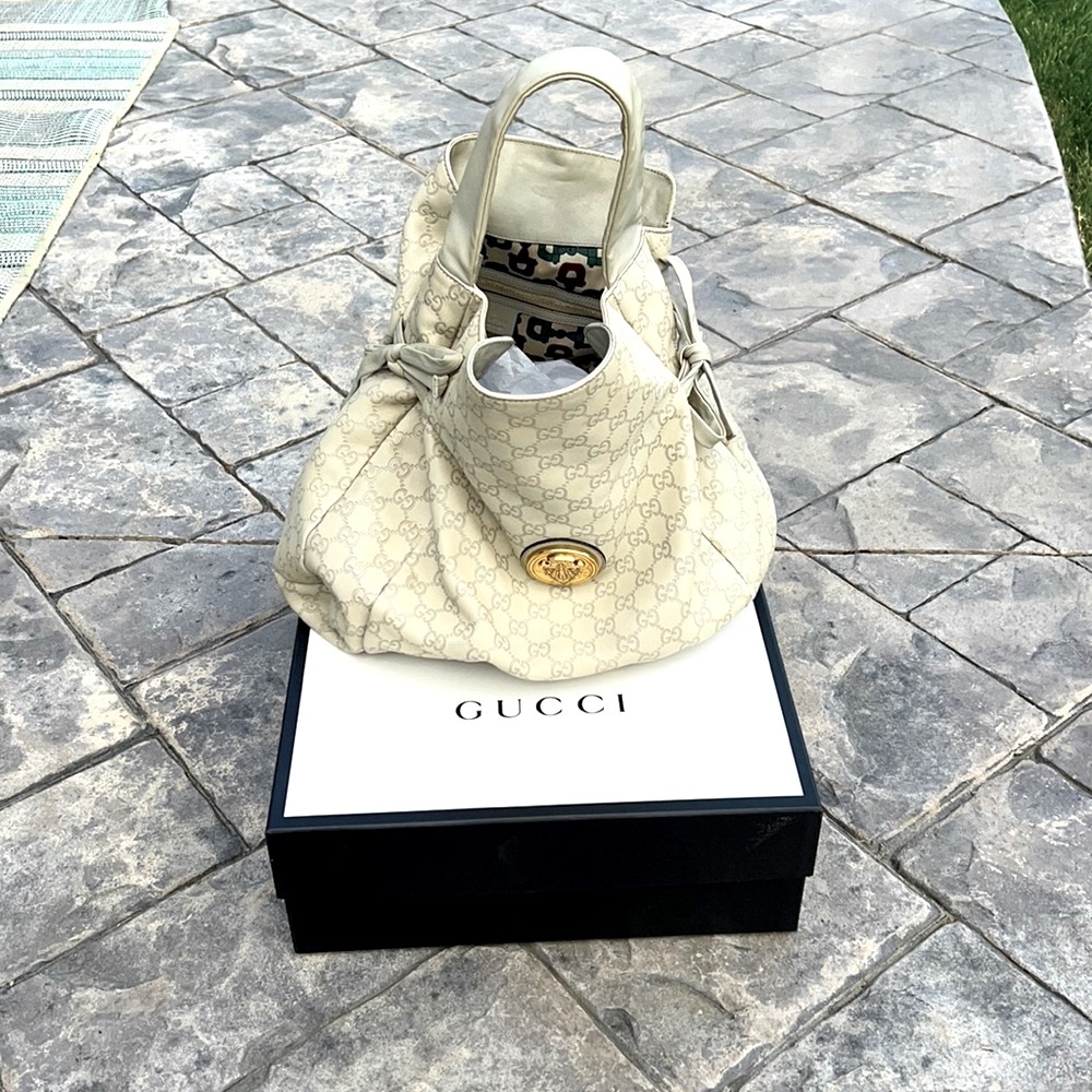 100% Authentic Gucci Gussissima Cream Shoulder Bag